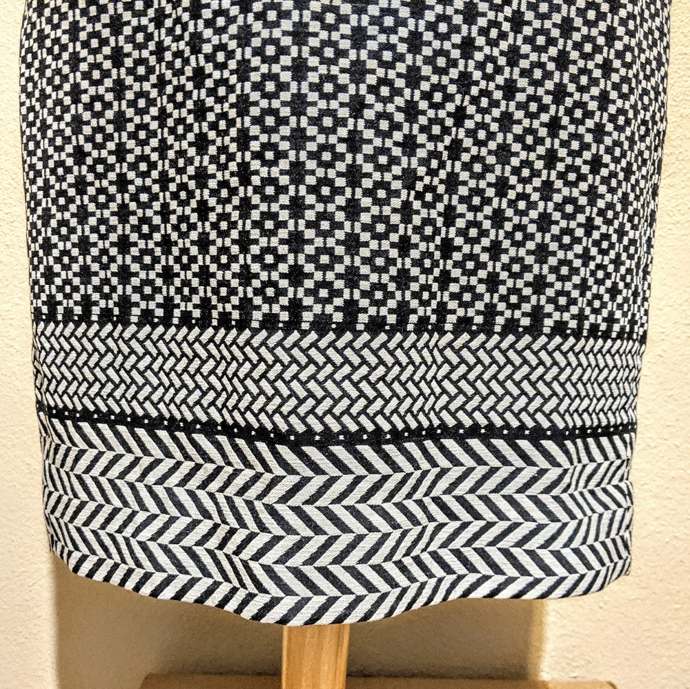 J. CREW black and white abstract skirt (size 2) - Picture 2 of 8